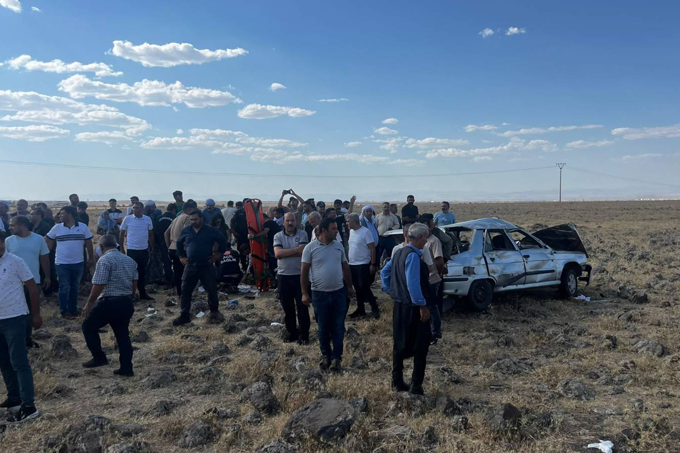 Li Dîyarbekirê qezaya trafîkê: 1 jê giran 4 birîndar Li Dîyarbekirê qezaya trafîkê: 1 jê giran 4 birîndar