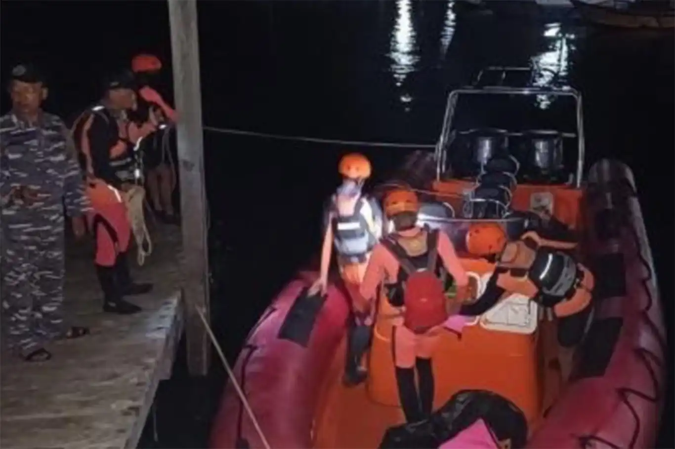 Death toll rises to 15 in Bali Strait ferry sinking, 20 still missing Death toll rises to 15 in Bali Strait ferry sinking, 20 still missing