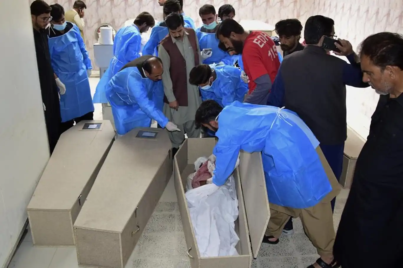 Pakistan'da otobüs yolcuları kaçırıldı: 9 ölü Pakistan'da otobüs yolcuları kaçırıldı: 9 ölü