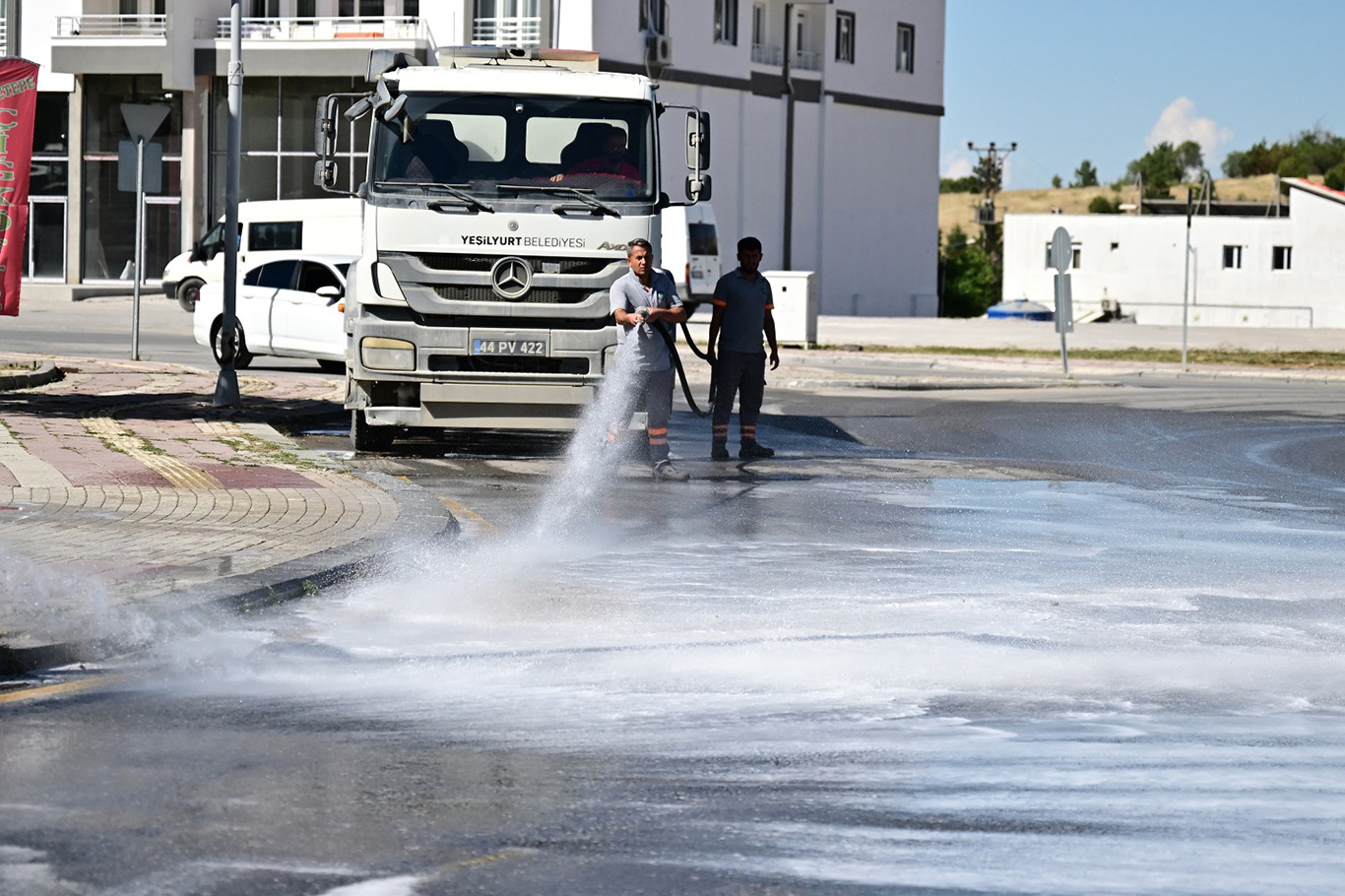 Belediye Başkanı Geçit: Hizmetlerimizin ilk sırasında temizlik ve çevre düzenlemesi geliyor