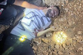 Ciwanê ku ji teref çeteyên Cihûyîyan ve hat şehîdkirin dikenîya, ev jî balan kişand