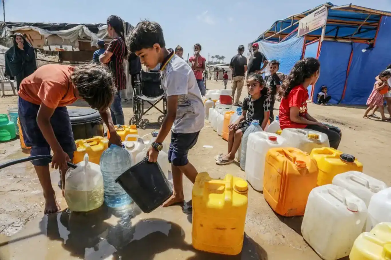 UNRWA: Gazze'de temiz su krizi salgın felaketine yol açacak UNRWA: Gazze'de temiz su krizi salgın felaketine yol açacak