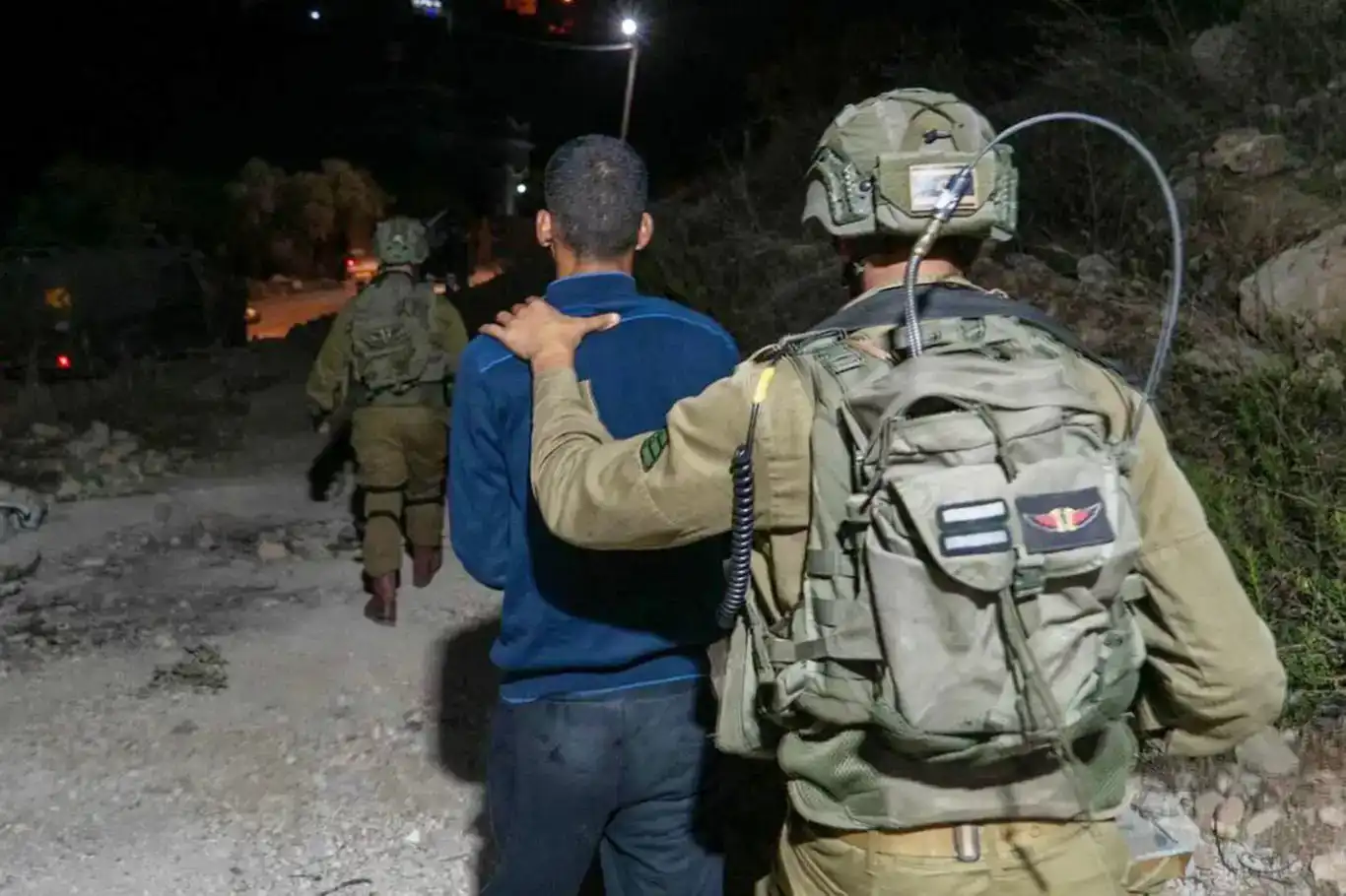سەهیۆنییەکانی داگیرکەر لە کەناری ڕۆژئاوا ١١ فەلەستینییان دەستبەسەر کرد سەهیۆنییەکانی داگیرکەر لە کەناری ڕۆژئاوا ١١ فەلەستینییان دەستبەسەر کرد