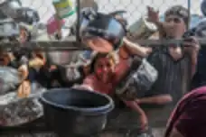 غزة تطلق نداء استغاثة: الحرب لم تقتل الجميع، الجوع سيفعل