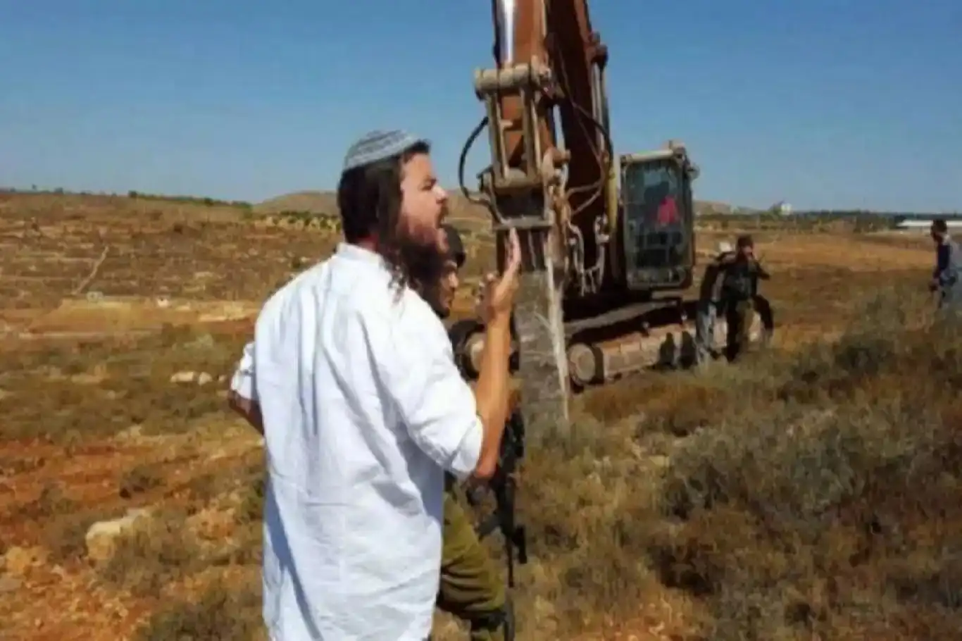 جرافات المستوطنين تقتحم أراضي الفلسطينيين في جنين وأريحا