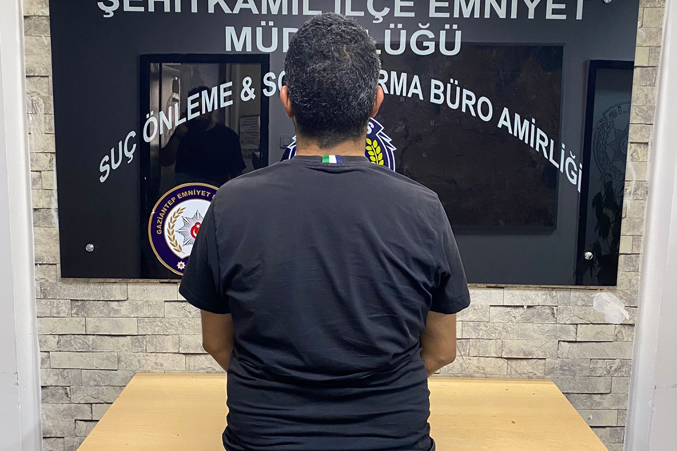Gaziantep'te hint keneviri ve çeşitli silahlar ele geçirildi Gaziantep'te hint keneviri ve çeşitli silahlar ele geçirildi