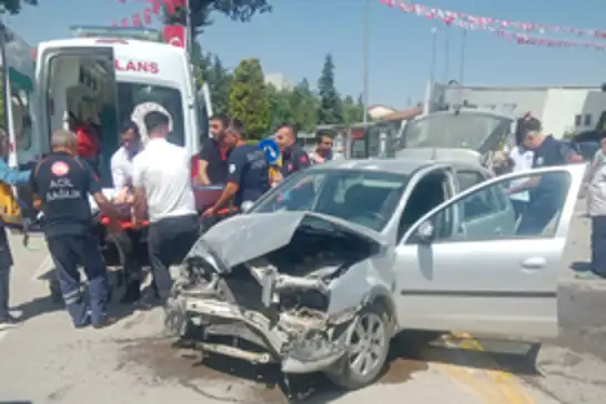 Malatya'da 2 otomobil çarpıştı: 4 yaralı