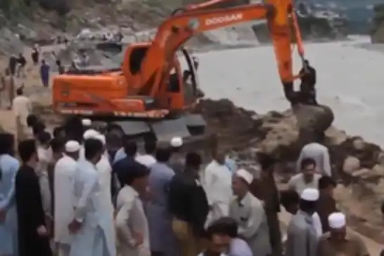 Pakistan'da muson yağışlarında 104 kişi hayatını kaybetti