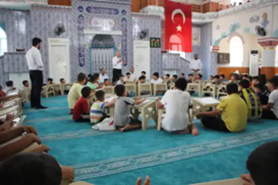 Müftü Hazırlar: Kur'an kursları, çocukların Kur'an ve peygamber sevgisiyle büyümeleri için fırsat