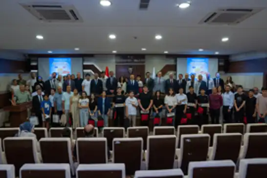 Gaziantep'te LGS'de tam puan alan öğrenciler ödüllendirildi