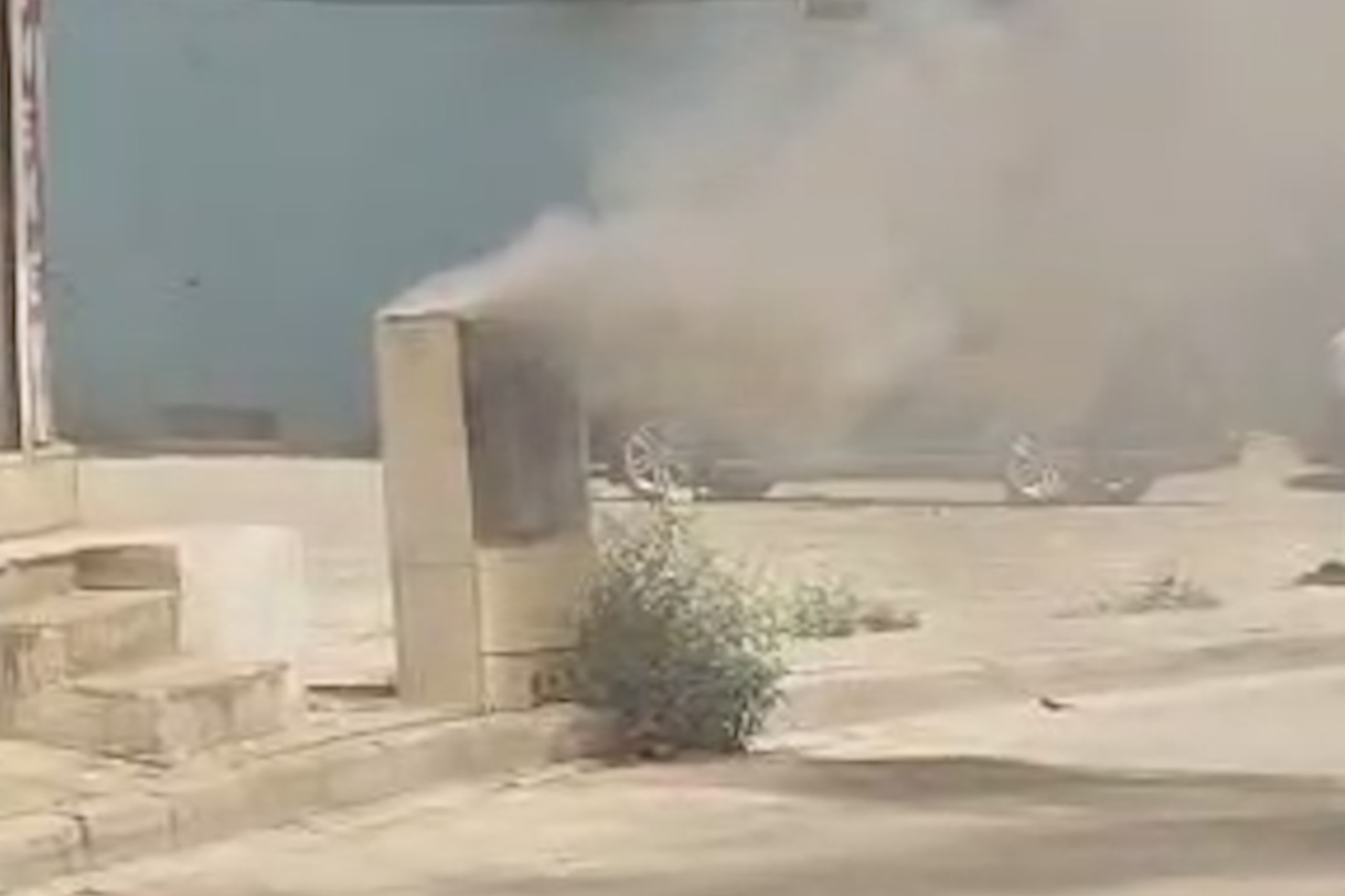 Cizre’de elektrik panosu yandı mahalle elektriksiz kaldı Cizre’de elektrik panosu yandı mahalle elektriksiz kaldı