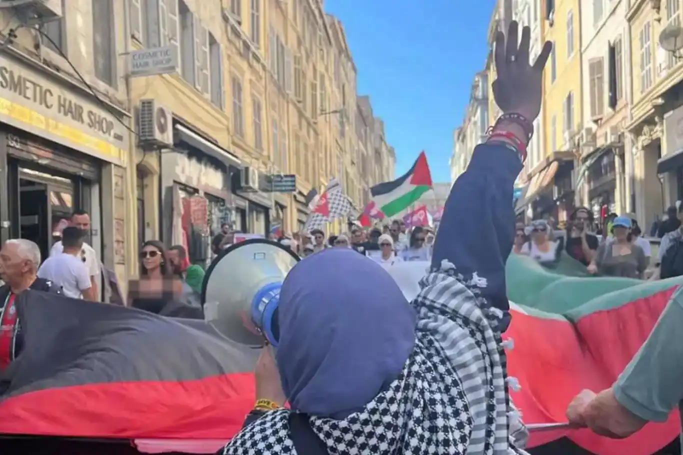 فرنسا..عشرات الآلاف يتظاهرون في مارسيليا تنديدًا بالإبادة في غزة فرنسا..عشرات الآلاف يتظاهرون في مارسيليا تنديدًا بالإبادة في غزة