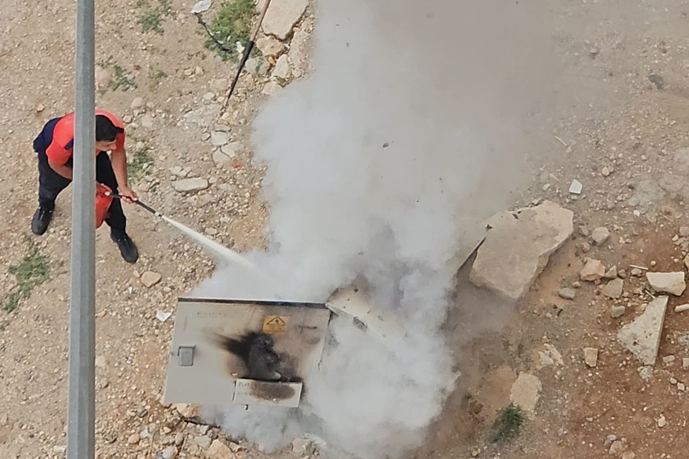 Mardin’de elektrik panosu alev aldı Mardin’de elektrik panosu alev aldı
