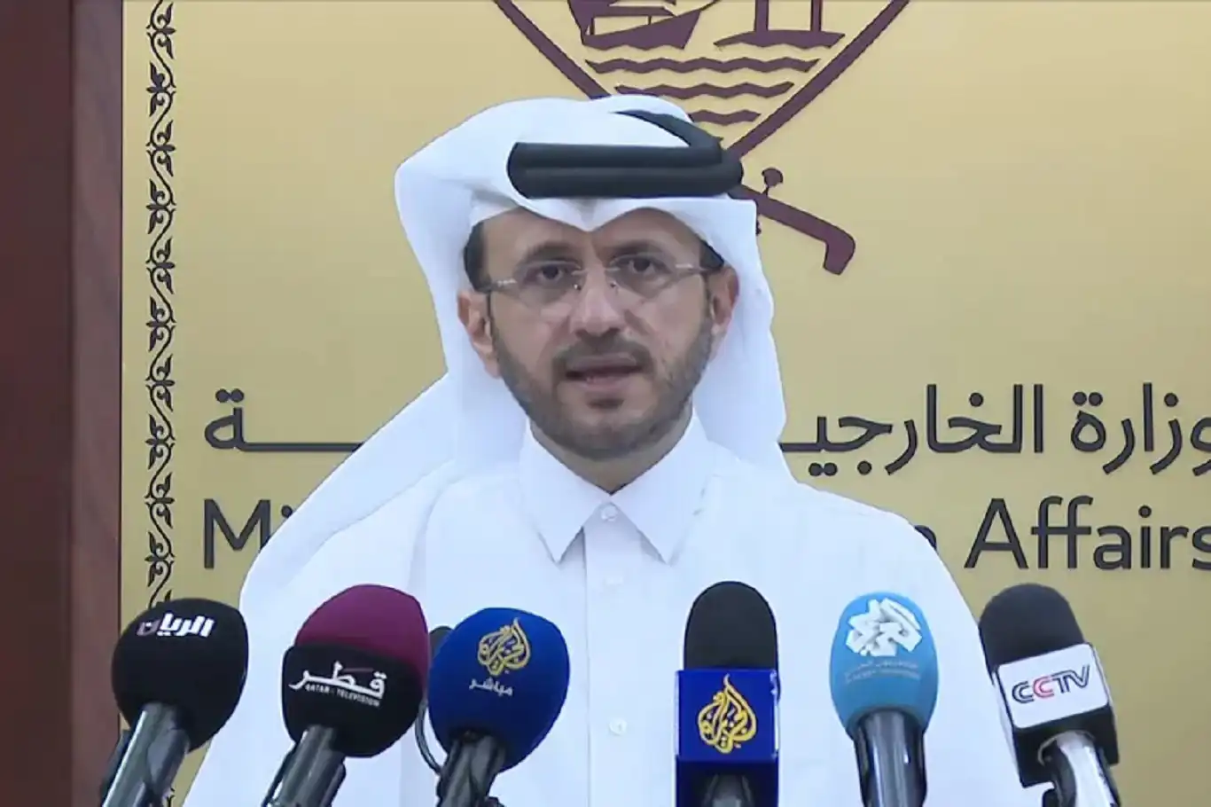 الأنصاري: مفاوضات غزة مستمرة وندين الغارات الإسرائيلية على سوريا الأنصاري: مفاوضات غزة مستمرة وندين الغارات الإسرائيلية على سوريا