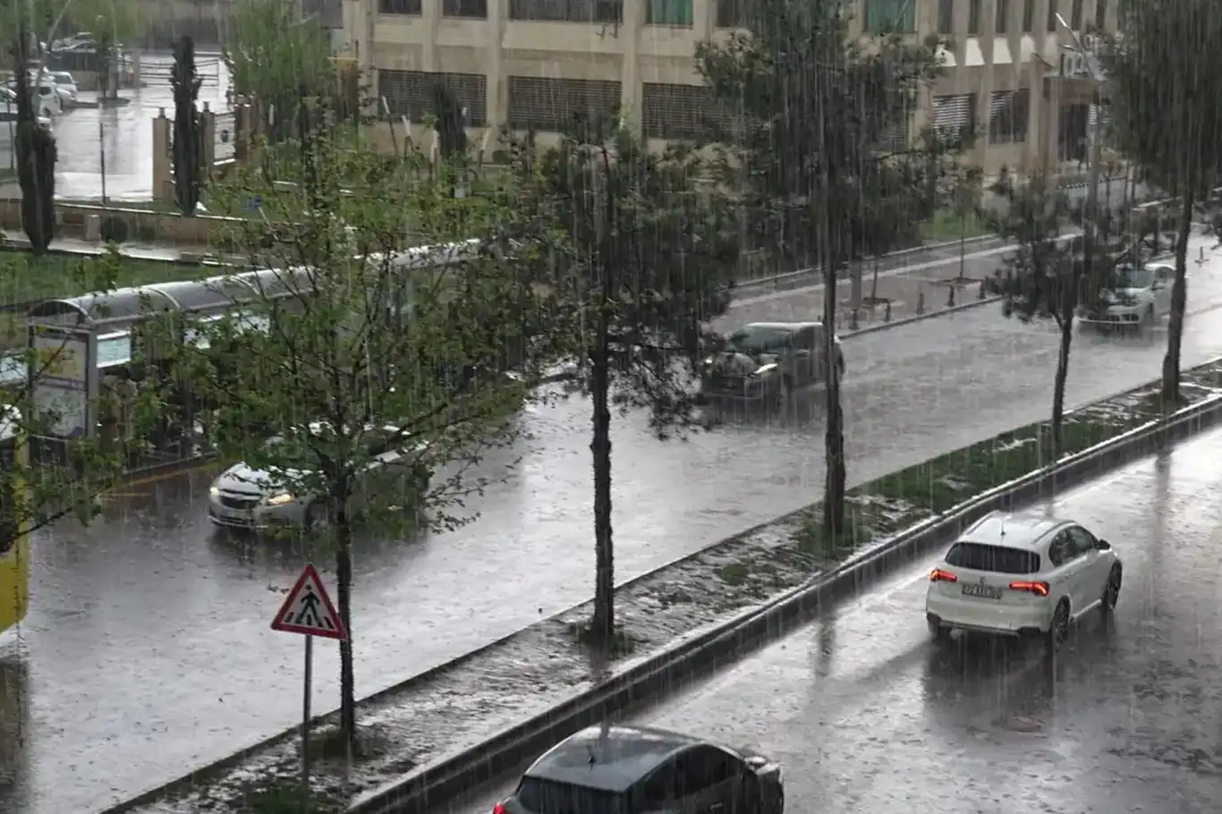 Bazı şehirlerde kuvvetli yağış bekleniyor Bazı şehirlerde kuvvetli yağış bekleniyor