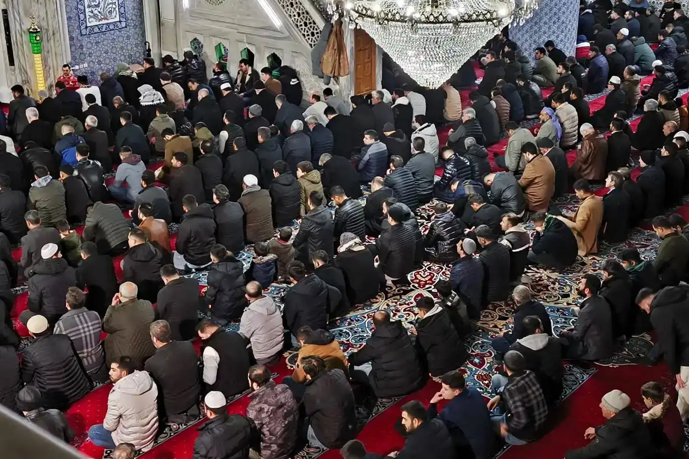 Şanlıurfa'da, 15 Temmuz'da hayatını kaybedenler için mevlit ve hatim programı düzenlendi Şanlıurfa'da, 15 Temmuz'da hayatını kaybedenler için mevlit ve hatim programı düzenlendi