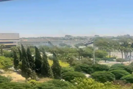 Siyonist rejim, Suriye Genelkurmay Başkanlığı Karargahı’na saldırdı