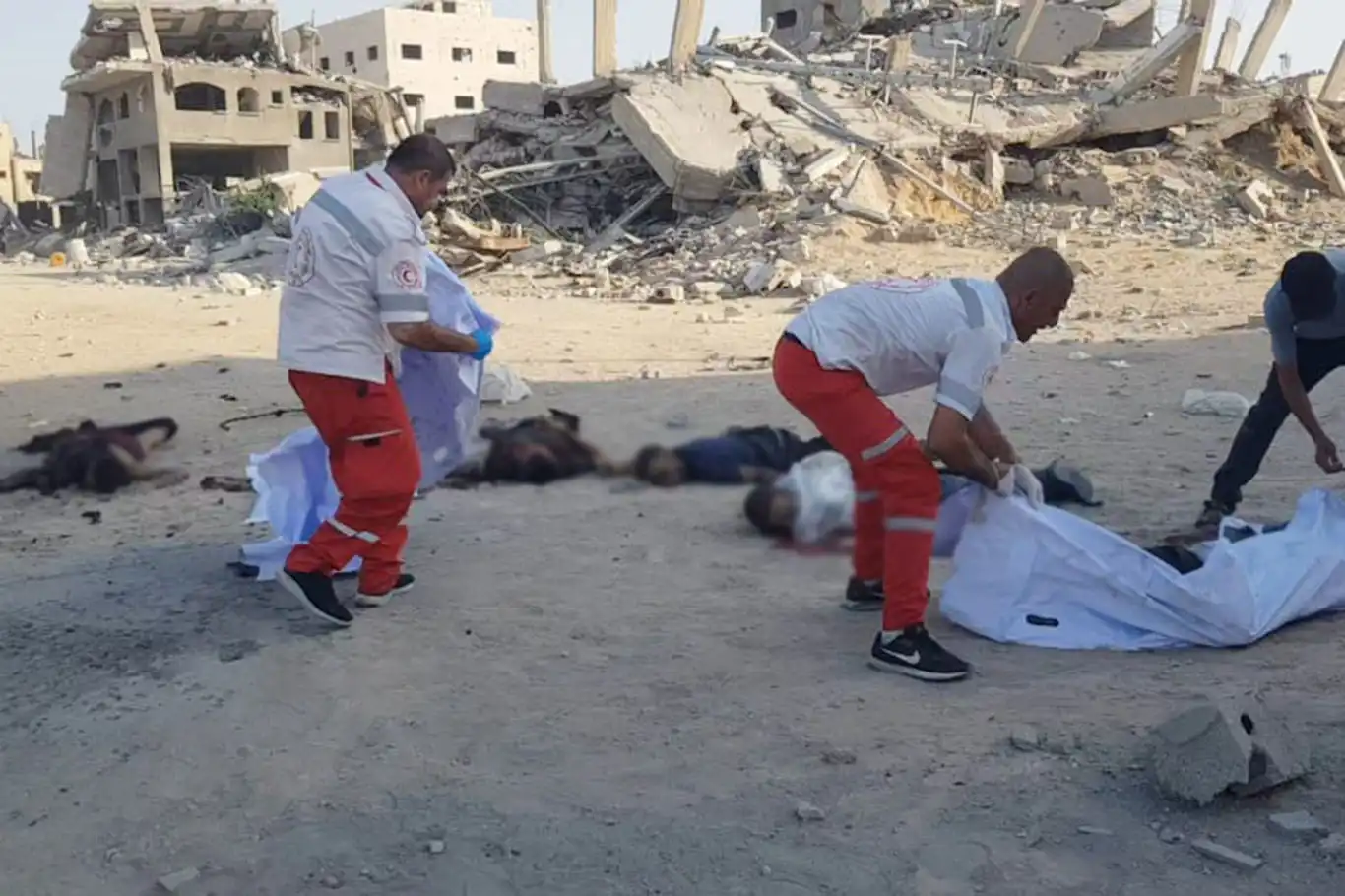 10 Palestinians killed in Israeli strikes on Gaza, including church shelter 10 Palestinians killed in Israeli strikes on Gaza, including church shelter