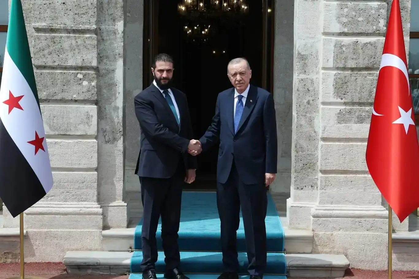 الرئيس أردوغان يبحث مع الرئيس السوري الشرع التطورات الأخيرة