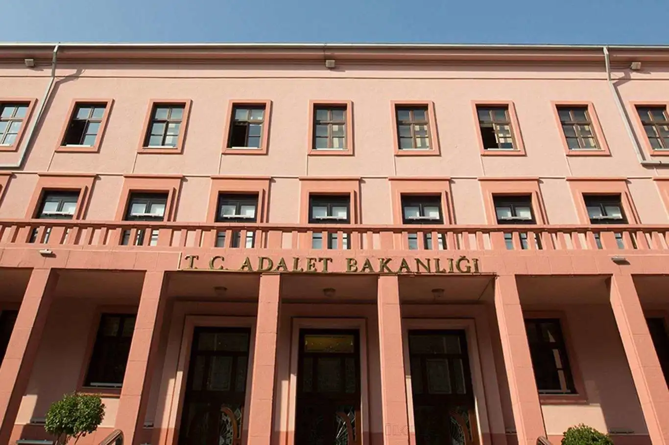 Adalet Bakanlığı'na 20 bin personel alımı yapılacak