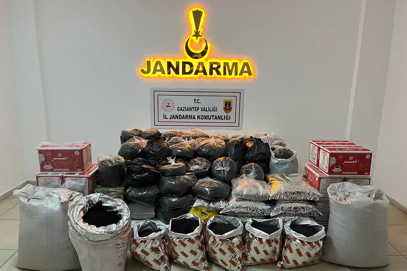 Gaziantep'te gümrük kaçağı çaya el konuldu