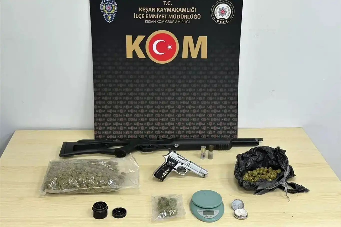 Edirne'de uyuşturucu operasyonu: 1 gözaltı Edirne'de uyuşturucu operasyonu: 1 gözaltı