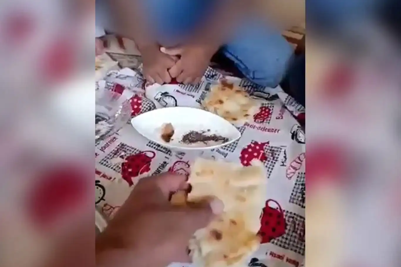 Diyarbakır'da kan donduran iddia: 4 çocuğa hayvan dışkısı yedirildi Diyarbakır'da kan donduran iddia: 4 çocuğa hayvan dışkısı yedirildi