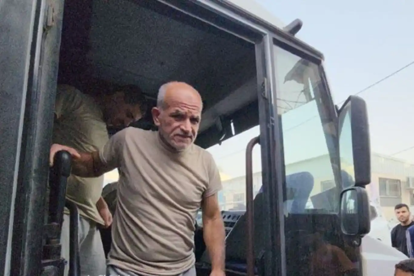 Gazze'den 15 esir serbest bırakıldı Gazze'den 15 esir serbest bırakıldı