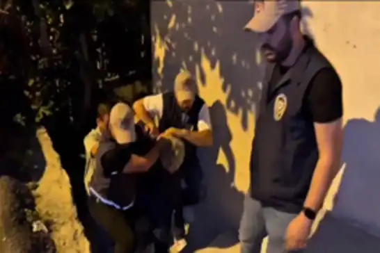 Alçak karikatürle ilgili gözaltına alınan 4 şüpheli adliyede