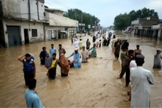 Pakistan'da muson yağmurları: 64 ölü