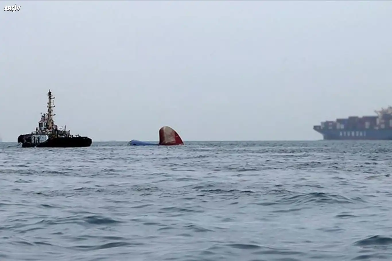 Vietnam'da batan tur teknesinde ölü sayısı 37'ye yükseldi Vietnam'da batan tur teknesinde ölü sayısı 37'ye yükseldi