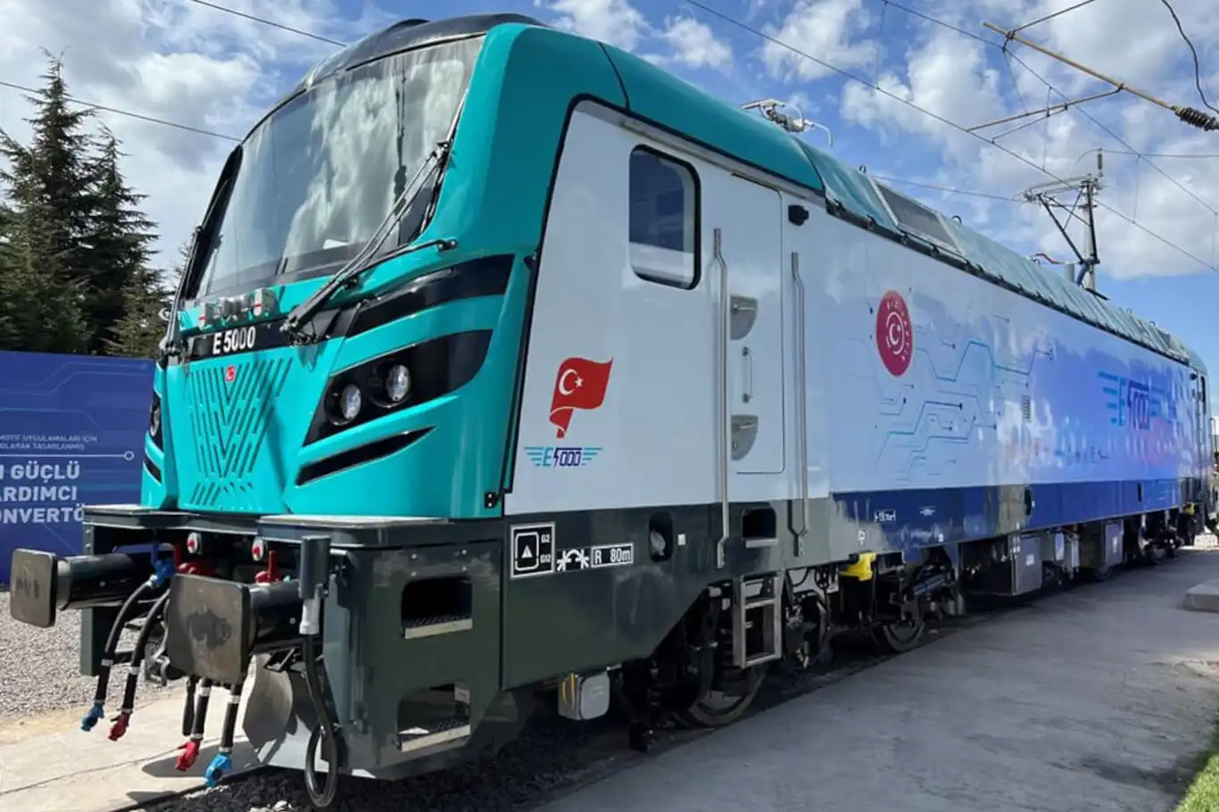 Türkiye'nin yerli lokomotifi ilk seferini tamamladı