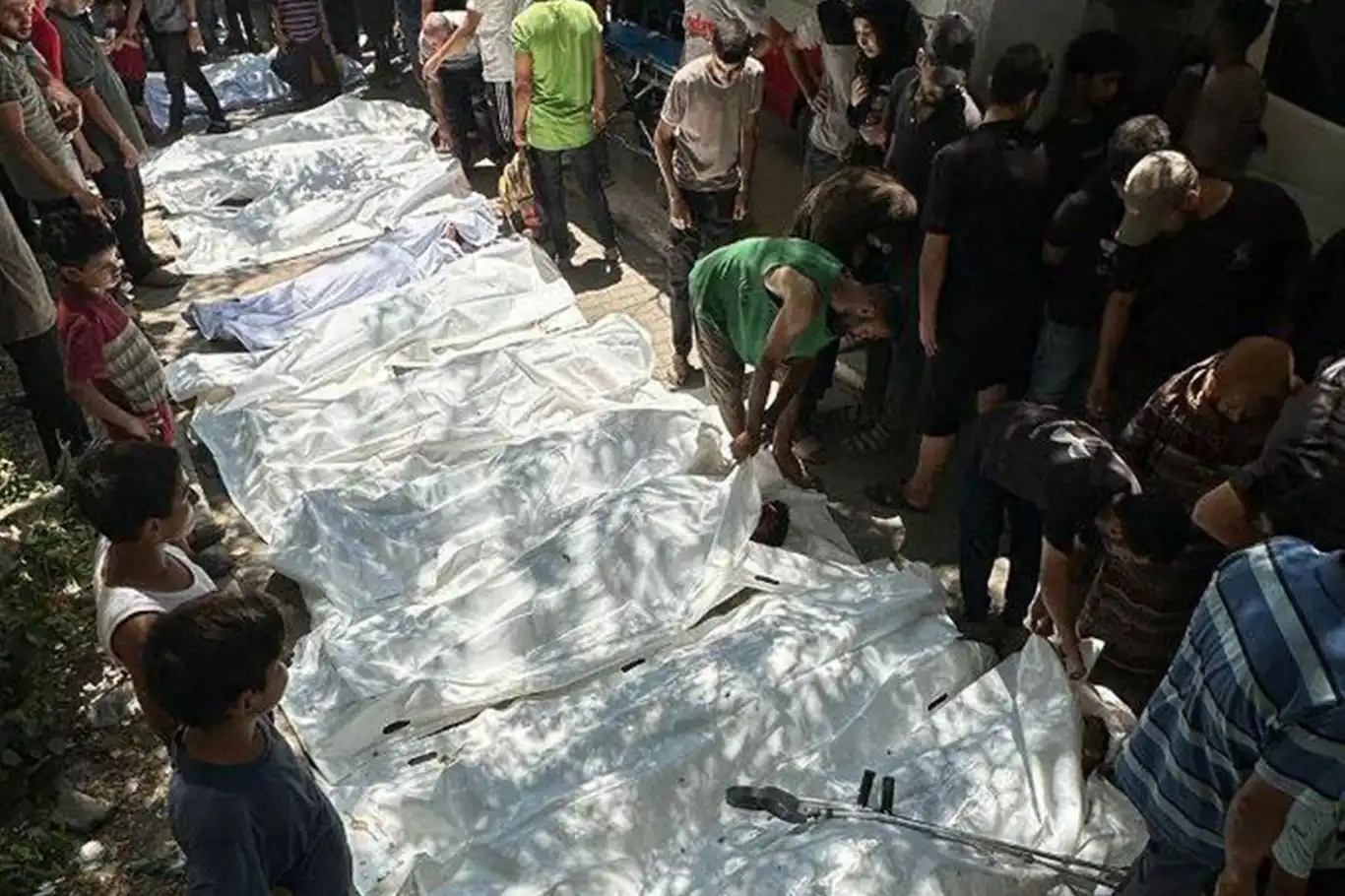 Gazze'deki yardım pusularında bugün 73 aç Filistinli şehit edildi