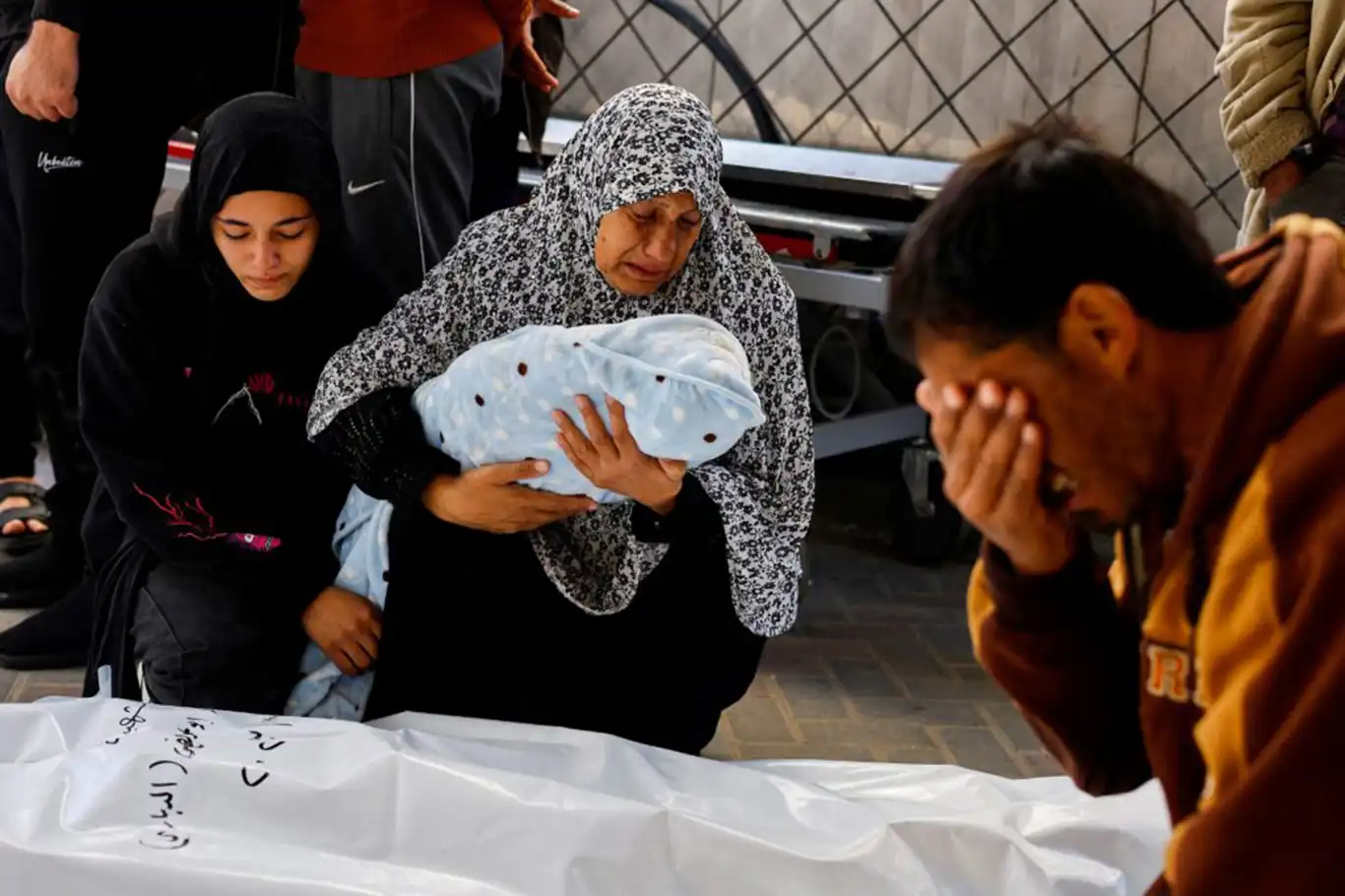 Gazze'de son 24 saatte 18 kişi açlık nedeniyle şehit oldu 