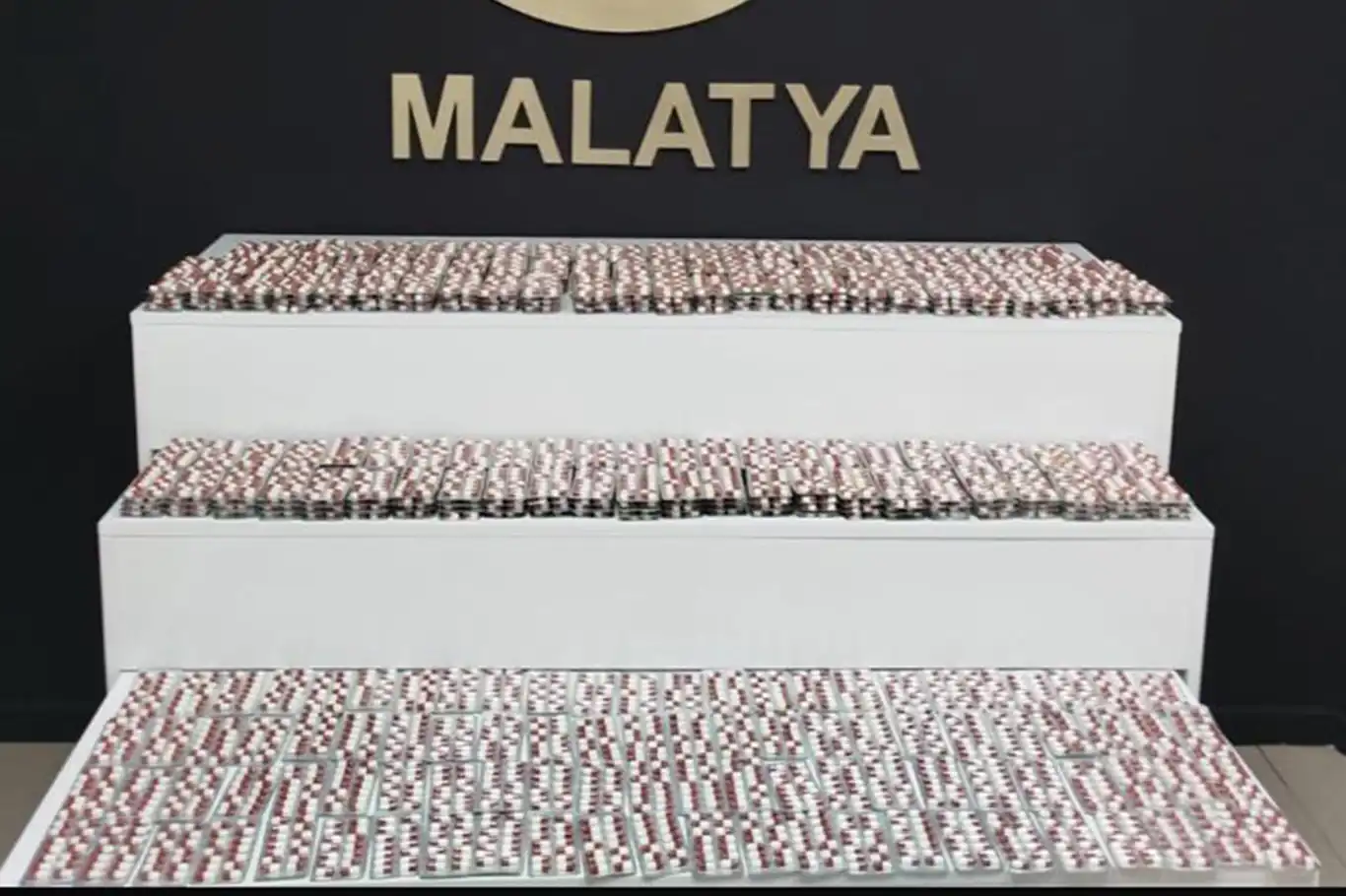 Malatya'da uyuşturucu operasyonu: 2 gözaltı Malatya'da uyuşturucu operasyonu: 2 gözaltı