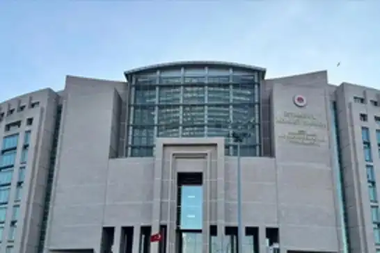 استمرار تحقيقات الفساد في بلدية إسطنبول الكبرى: توقيف 17 مشتبهاً