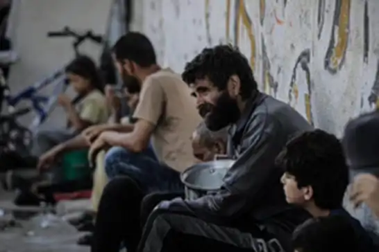 د. محمد أبو سلمية محذراً: "الوضع بلغ مرحلة كارثية وجميع المستشفيات توقفت عن العمل"