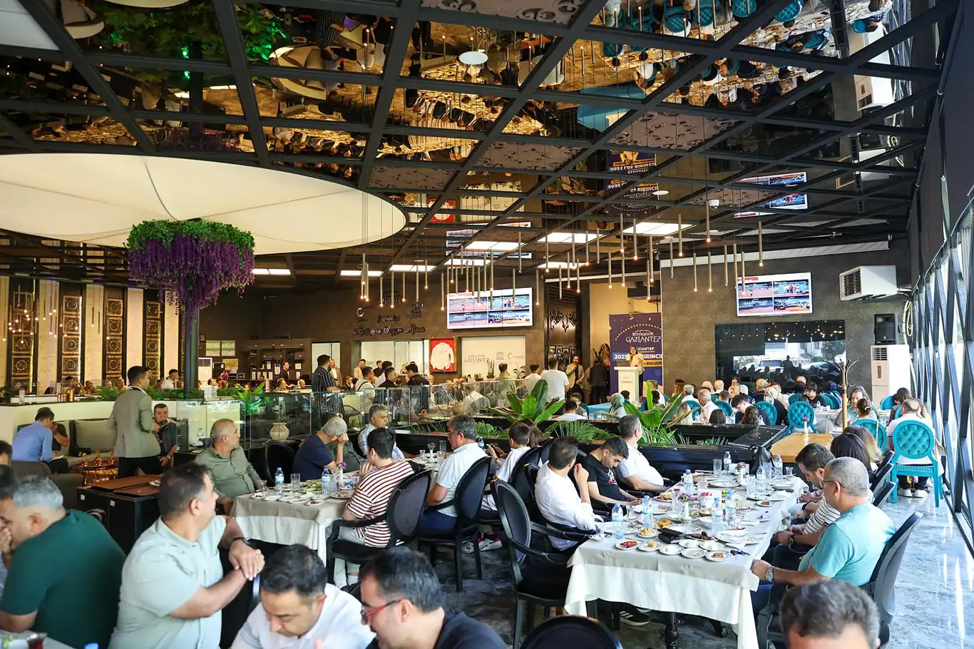 Gaziantep'te LGS birincileri bir araya geldi Gaziantep'te LGS birincileri bir araya geldi