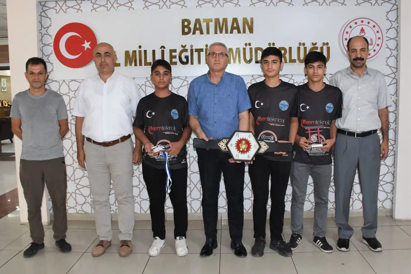 Batmanlı öğrenciler Yokozuna Robot Yarışmasında dünya çapında başarı el etti Batmanlı öğrenciler Yokozuna Robot Yarışmasında dünya çapında başarı el etti