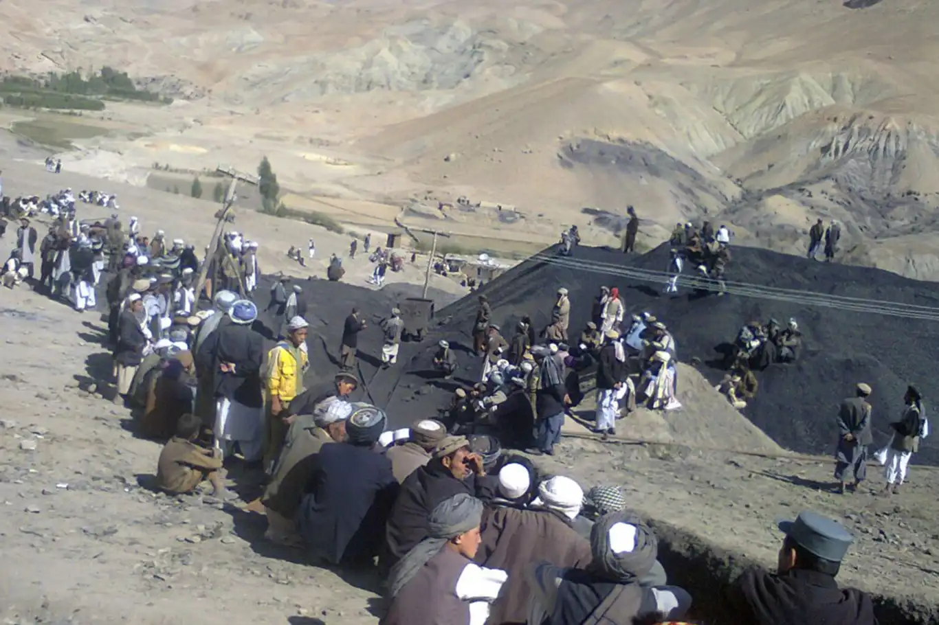 Afganistan'da kömür madeninde göçük: 6 ölü Afganistan'da kömür madeninde göçük: 6 ölü