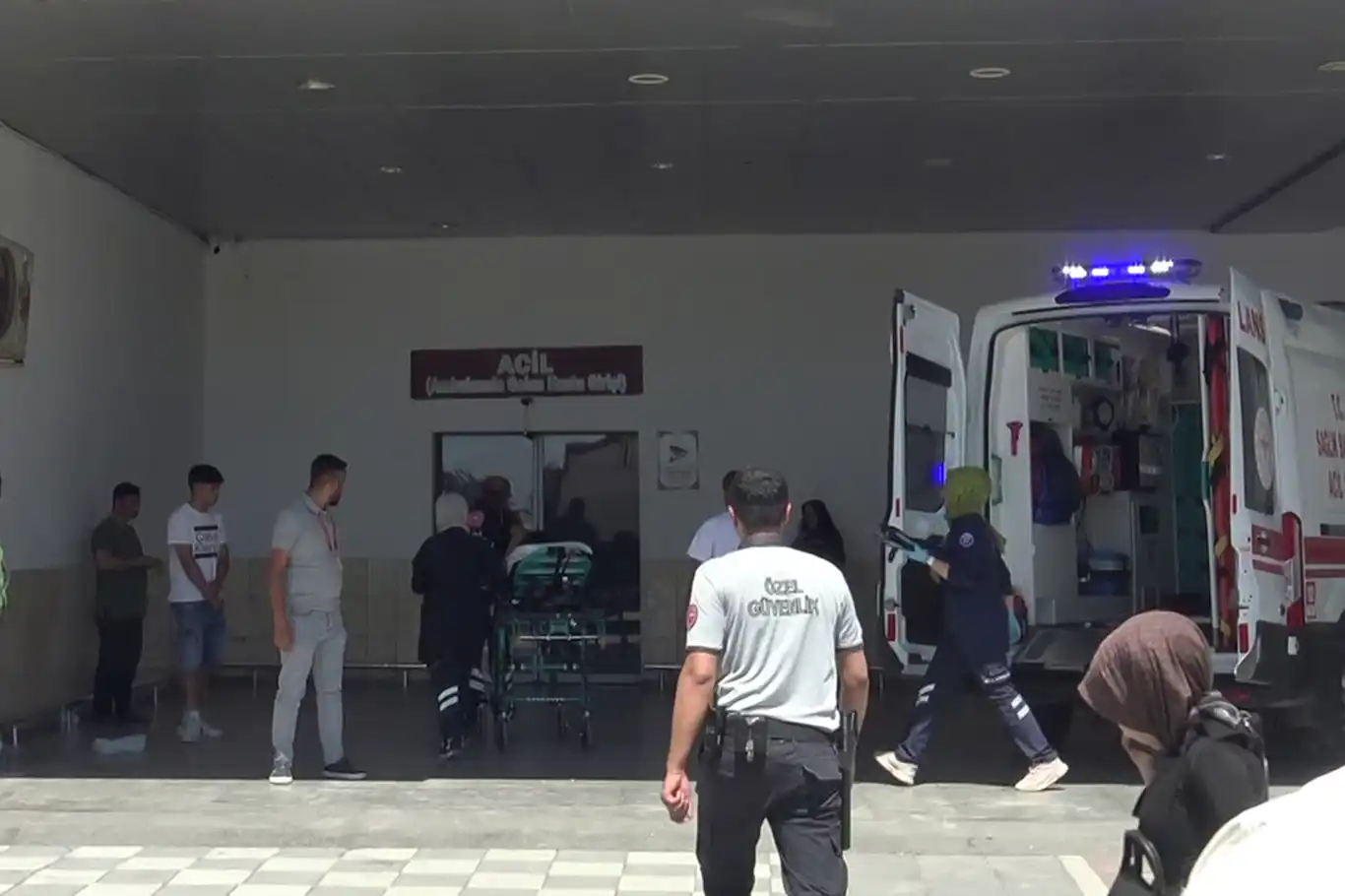 Malatya'da askeri araç devrildi: 2 yaralı Malatya'da askeri araç devrildi: 2 yaralı