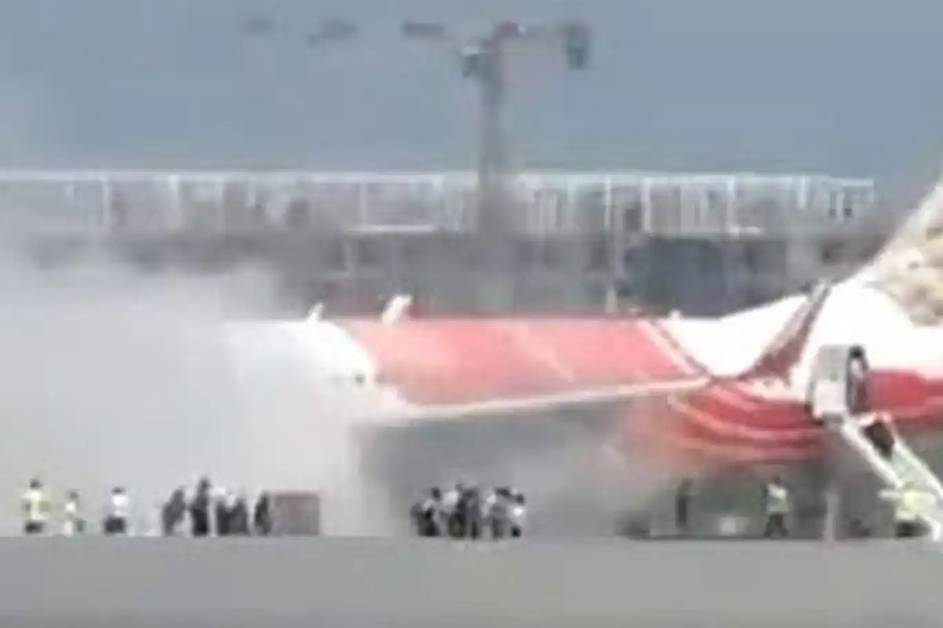 Air India uçağında facianın eşiğinden dönüldü Air India uçağında facianın eşiğinden dönüldü