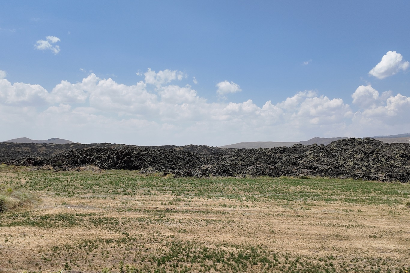 Yaklaşık 170 yıl önce Tendürek Dağı'ndan akan lavların altında kalan köyler görüntülendi