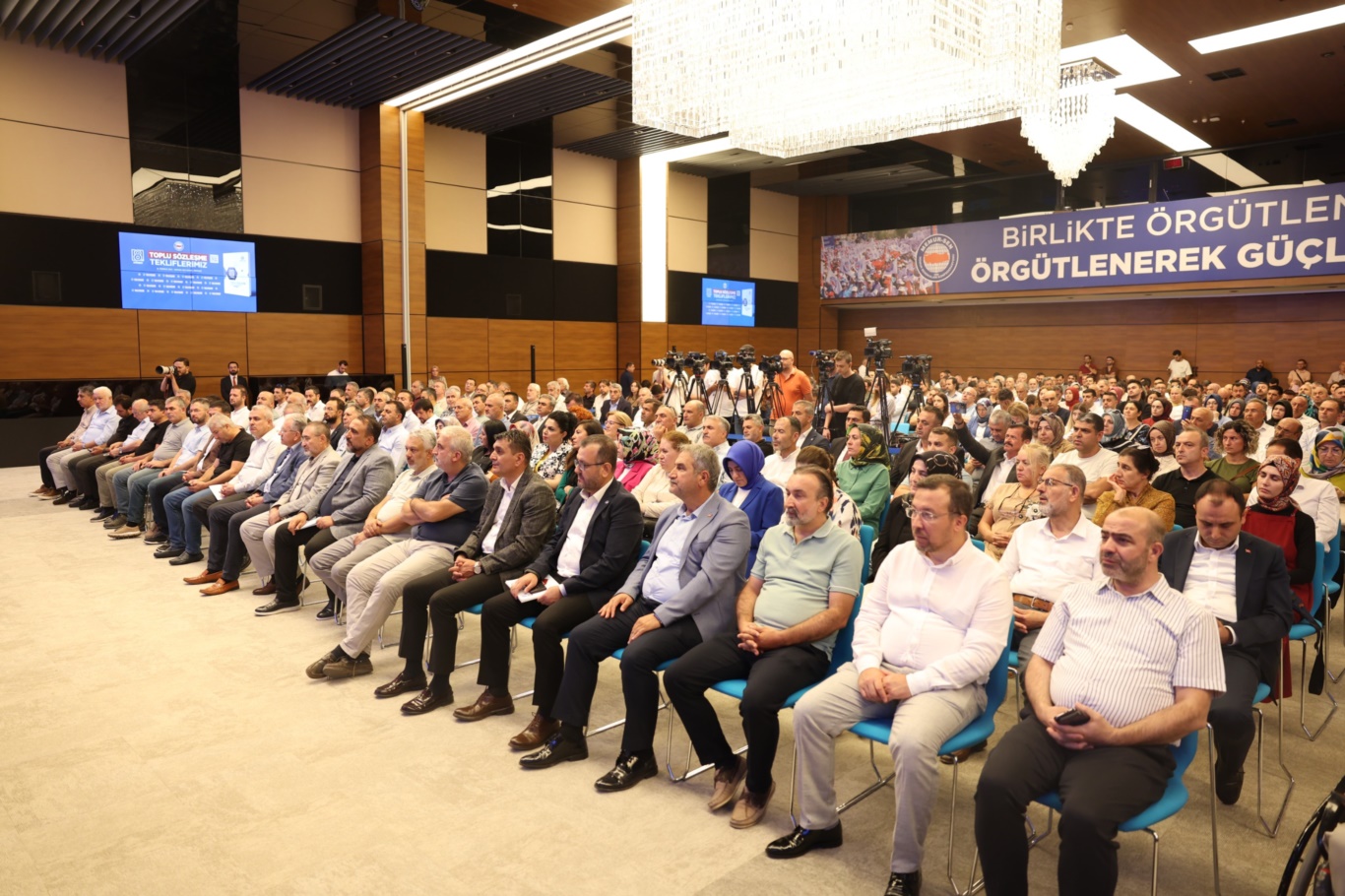 Memur-Sen 8. Dönem Toplu Sözleşme tekliflerini açıkladı Memur-Sen 8. Dönem Toplu Sözleşme tekliflerini açıkladı