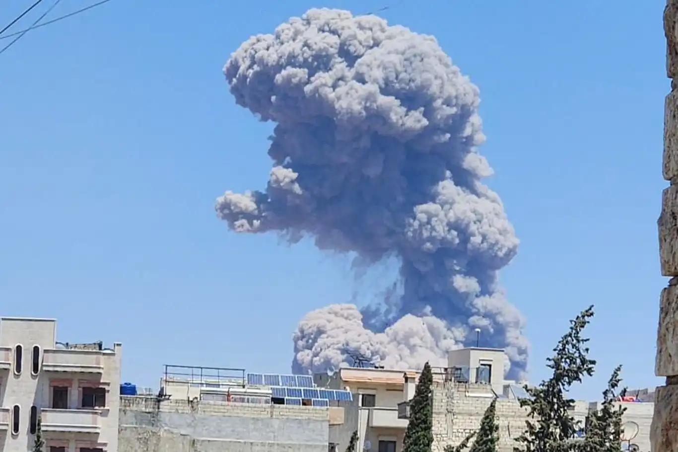 Deadly explosion rocks northern Idlib: 4 killed, over 100 injured Deadly explosion rocks northern Idlib: 4 killed, over 100 injured