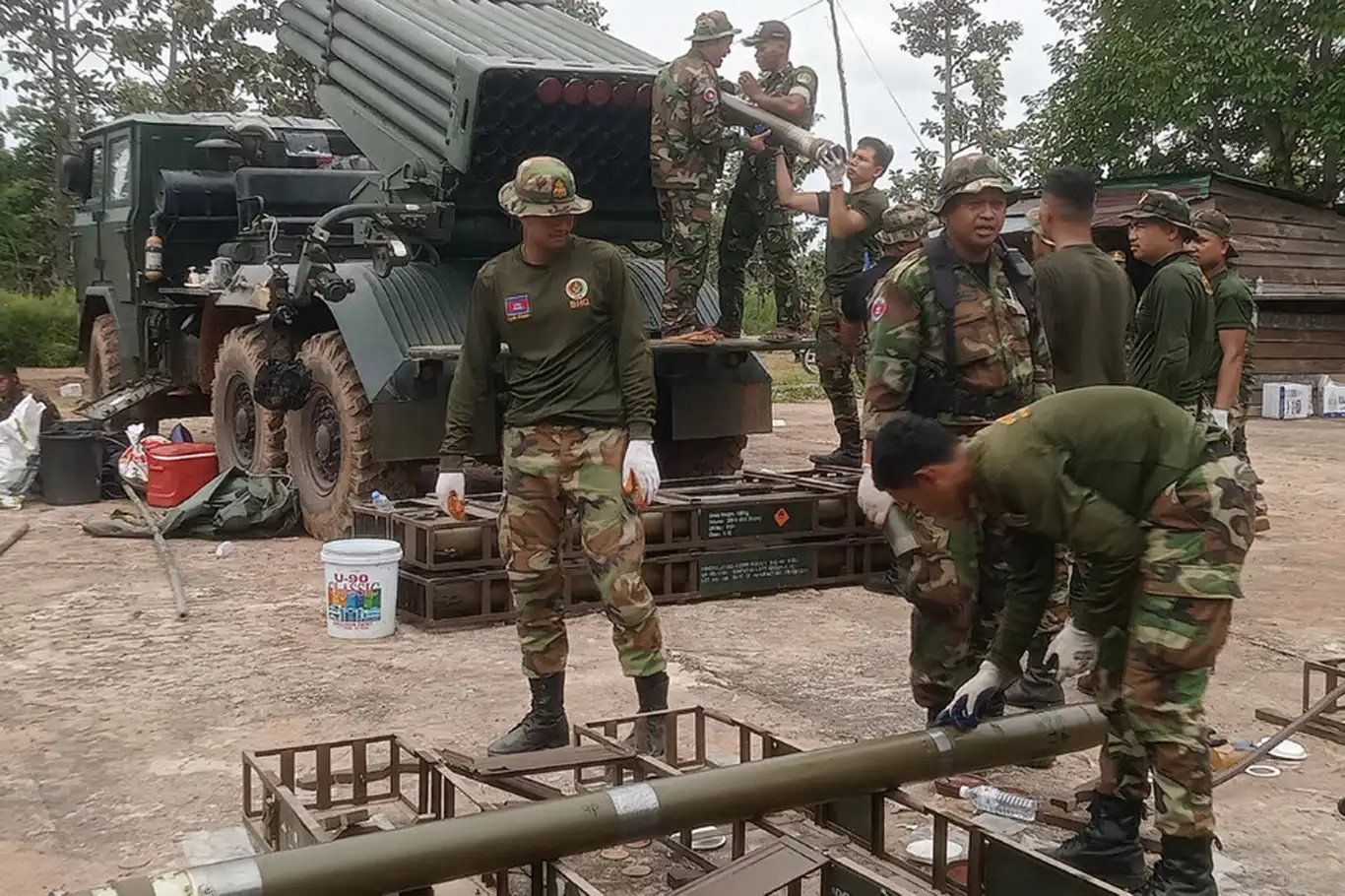 Thailand–Cambodia border clashes leave 16 dead, 120,000 displaced Thailand–Cambodia border clashes leave 16 dead, 120,000 displaced