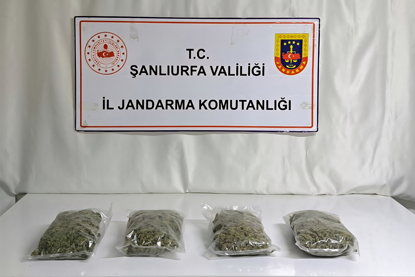 Şanlıurfa’da uyuşturucu operasyonu: 6 kilo 260 gram uyuşturucu ele geçirildi Şanlıurfa’da uyuşturucu operasyonu: 6 kilo 260 gram uyuşturucu ele geçirildi