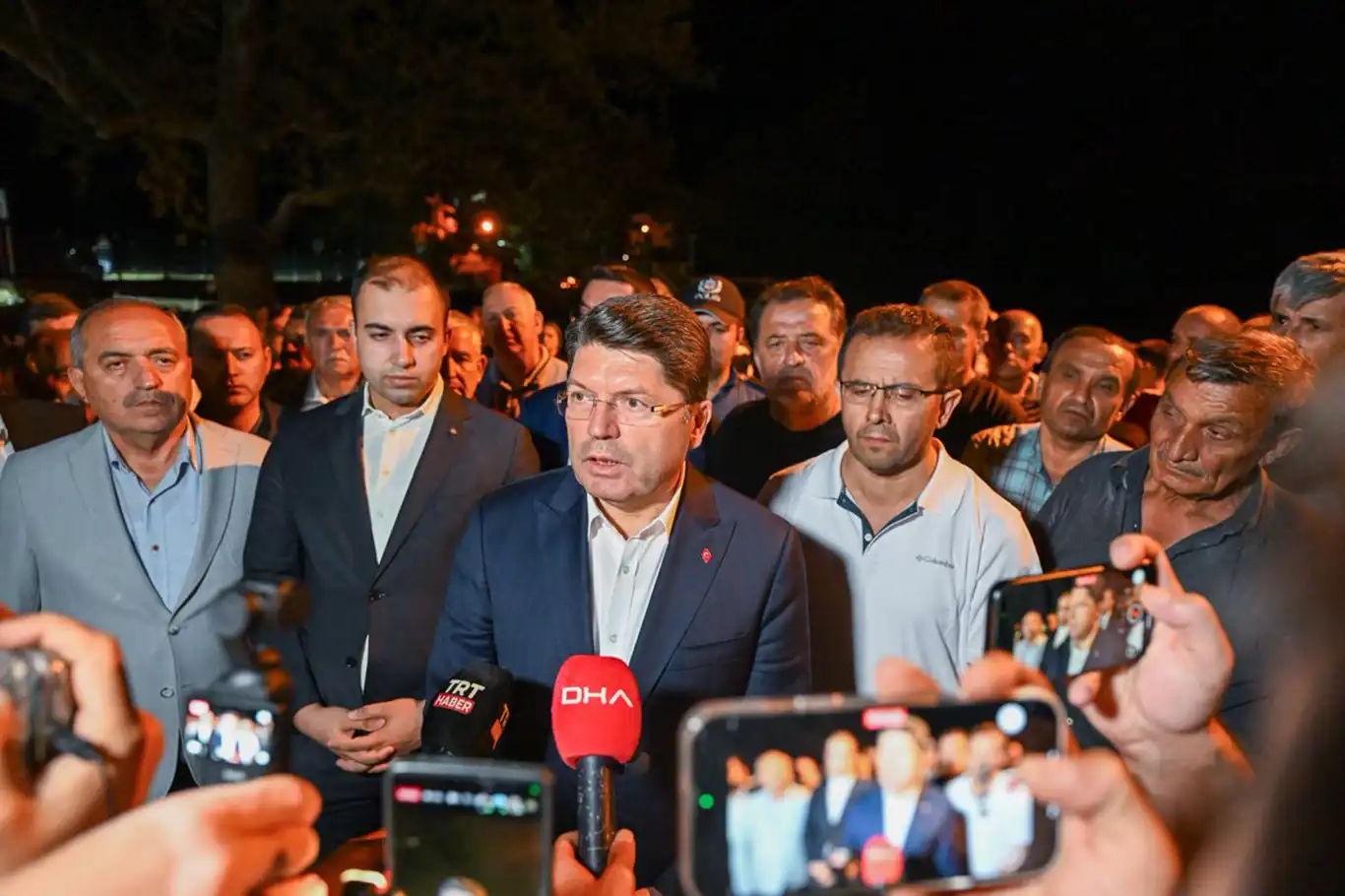 Bakan Tunç: Son 15 günde çıkan yangınlarla ilgili 17 kişi tutuklandı Bakan Tunç: Son 15 günde çıkan yangınlarla ilgili 17 kişi tutuklandı