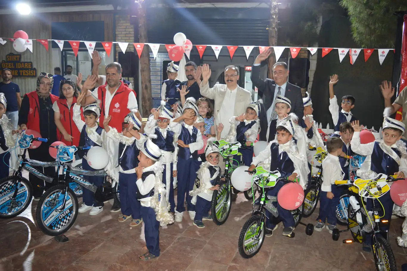 Siirt’te geleneksel sünnet şöleni coşkusu