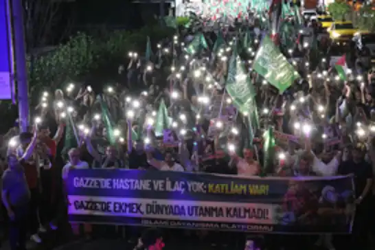 İstanbul'da binler Gazze'deki açlık ve soykırıma karşı yürüdü